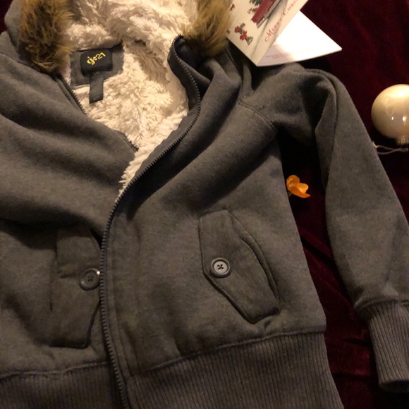 Fur Lined Jacket 😍👌🧣 - Picture 2 of 4